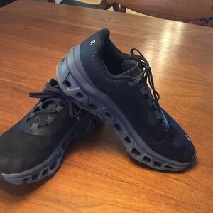 Women’s On Monster Cloud  Running Shoes Size 10.5